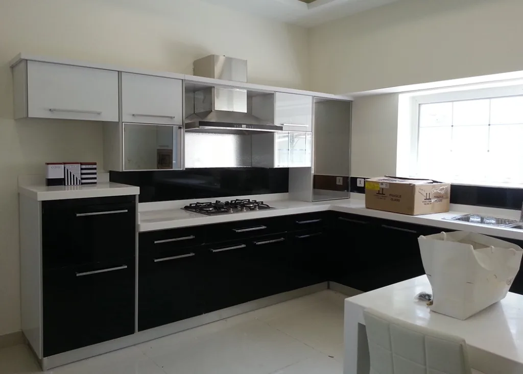contemporary-black-and-white-kitchen-by-hescon-engineering
