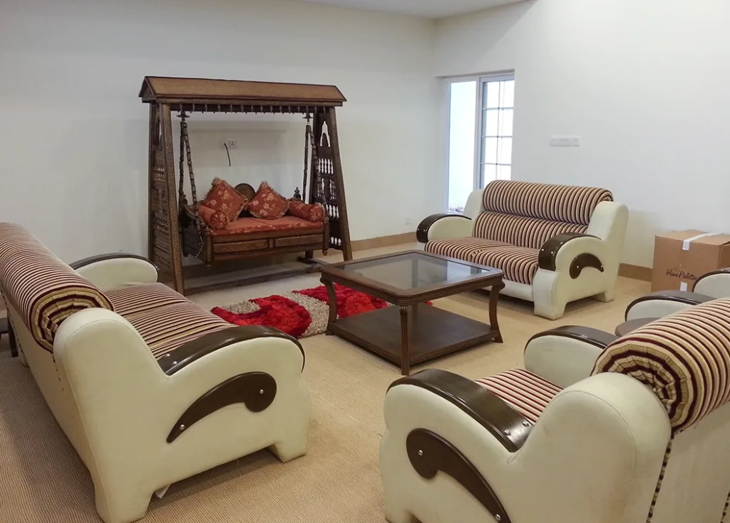 spacious-sitting-area-by-hescon-engineering